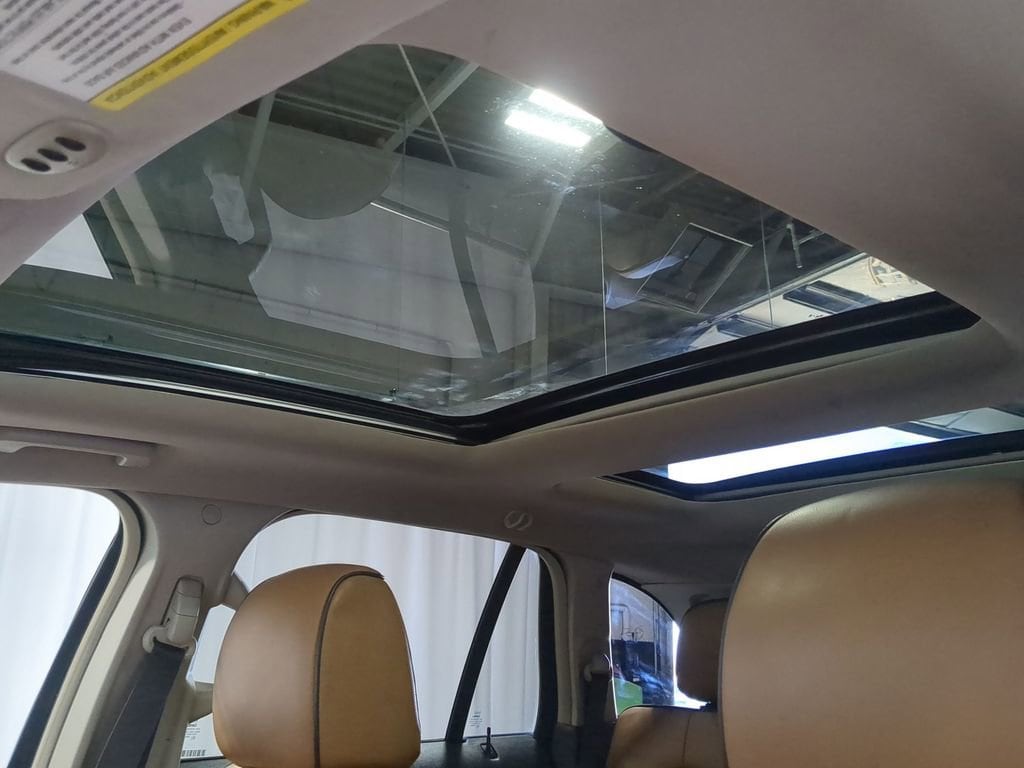 Thumbnail: 2015 Lincoln MKX - 21