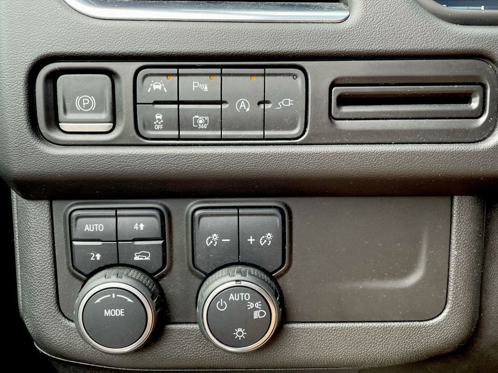 Thumbnail: 2022 Chevrolet Tahoe - 39