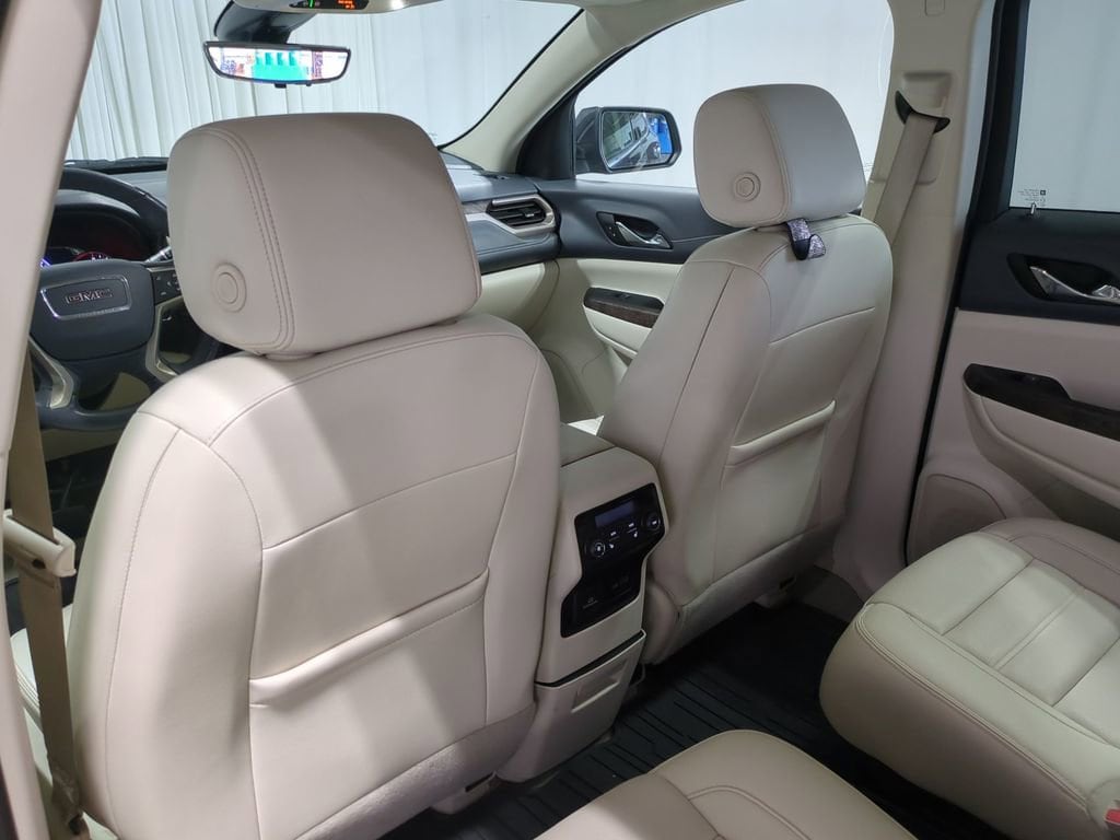 Thumbnail: 2023 GMC Acadia - 17