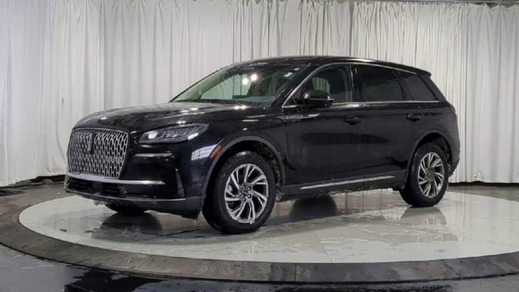 Thumbnail: 2023 Lincoln Corsair - 4