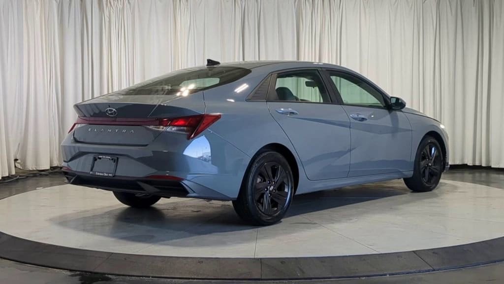 Thumbnail: 2021 Hyundai Elantra - 10