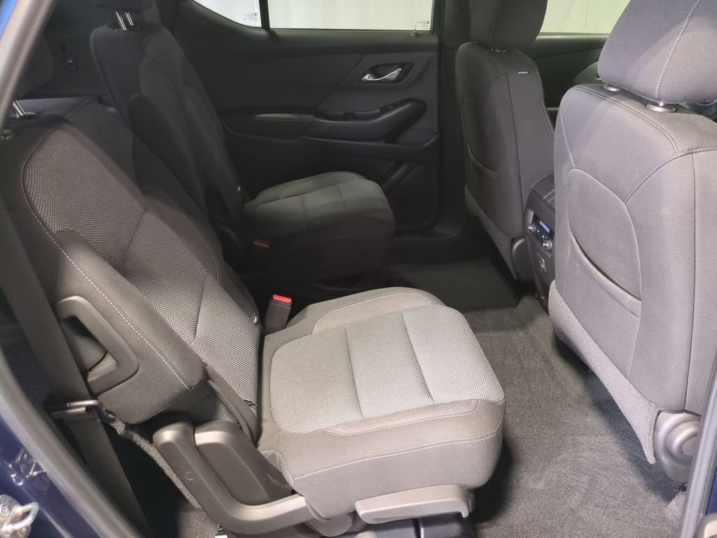 Thumbnail: 2022 Chevrolet Traverse - 24