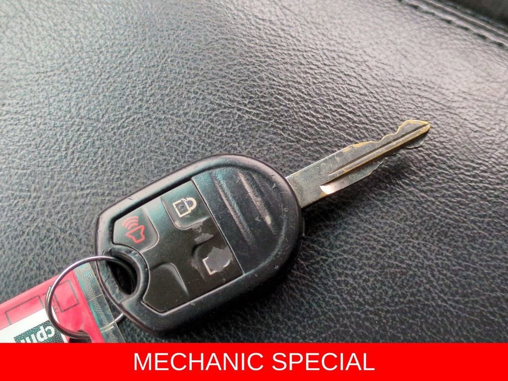 Thumbnail: 2013 Ford Explorer - 33