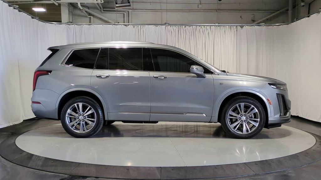 Thumbnail: 2025 Cadillac XT6 - 9