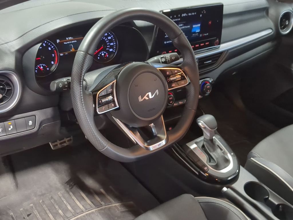 Thumbnail: 2023 Kia Forte - 12