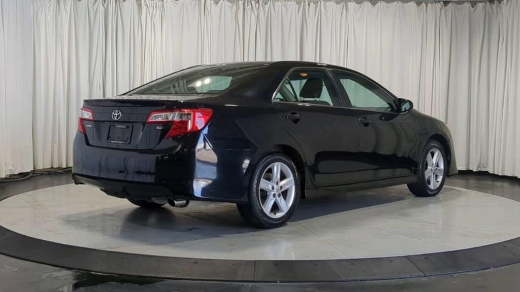 Thumbnail: 2014 Toyota Camry - 10