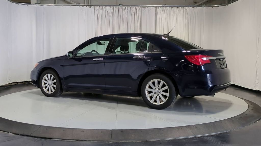 Thumbnail: 2014 Chrysler 200 - 8