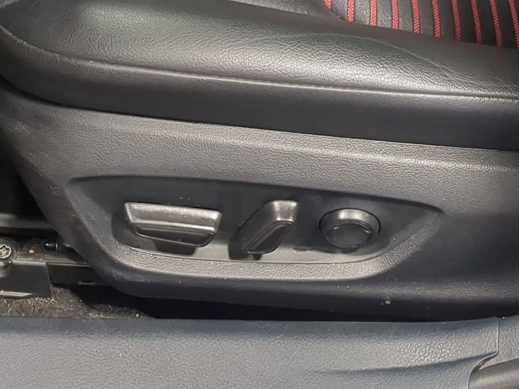 Thumbnail: 2023 Toyota Camry - 21