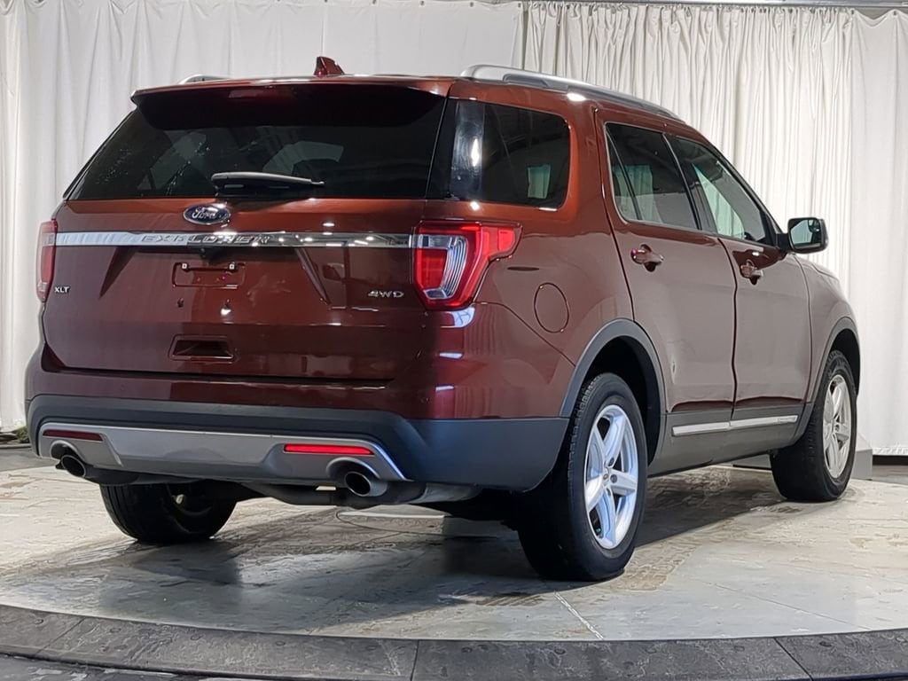 Thumbnail: 2016 Ford Explorer - 17