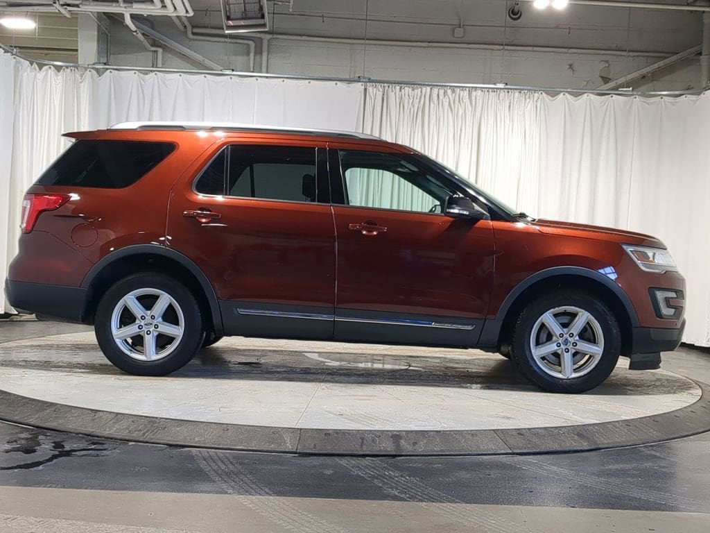 Thumbnail: 2016 Ford Explorer - 18