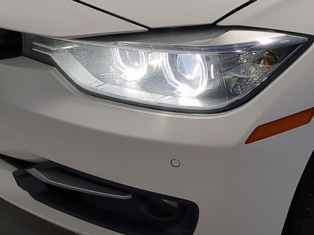 Thumbnail: 2015 BMW 3 Series - 22