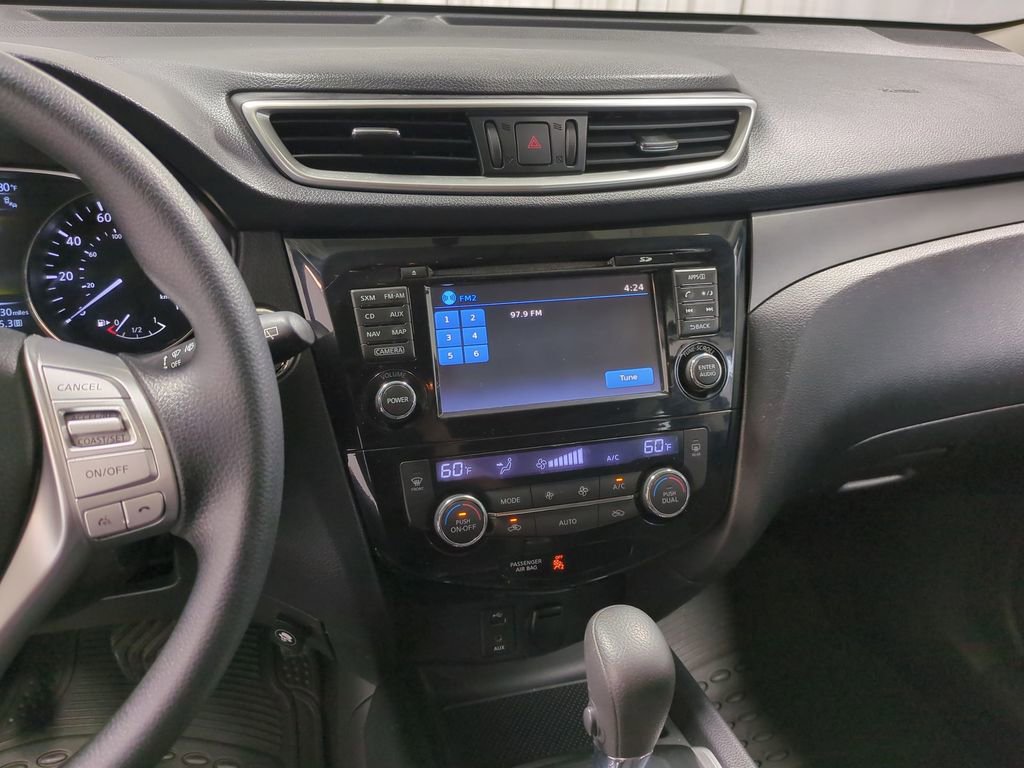 Thumbnail: 2015 Nissan Rogue - 31