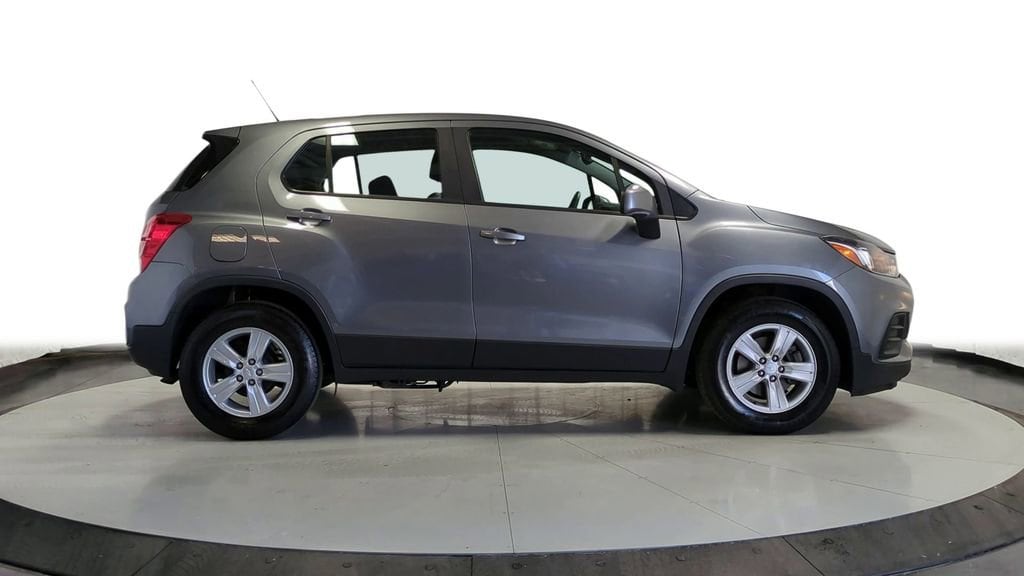 2020 Chevrolet Trax LS 11