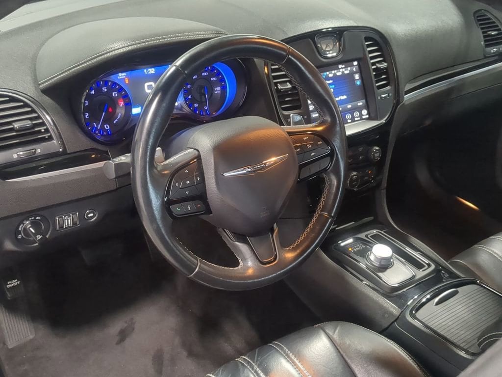 Thumbnail: 2018 Chrysler 300 - 12