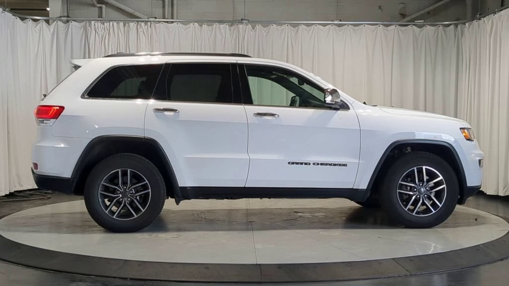 Thumbnail: 2019 Jeep Grand Cherokee - 11