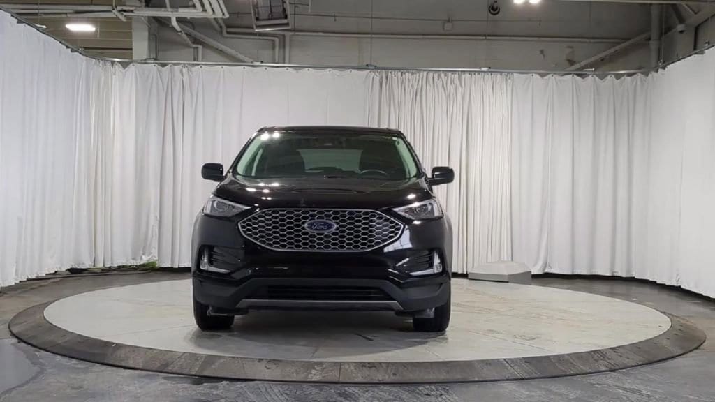 Thumbnail: 2024 Ford Edge - 3