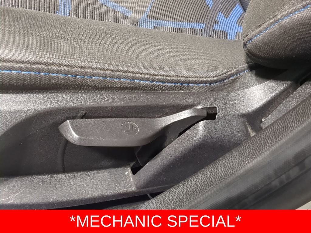 Thumbnail: 2013 Ford Fiesta - 25