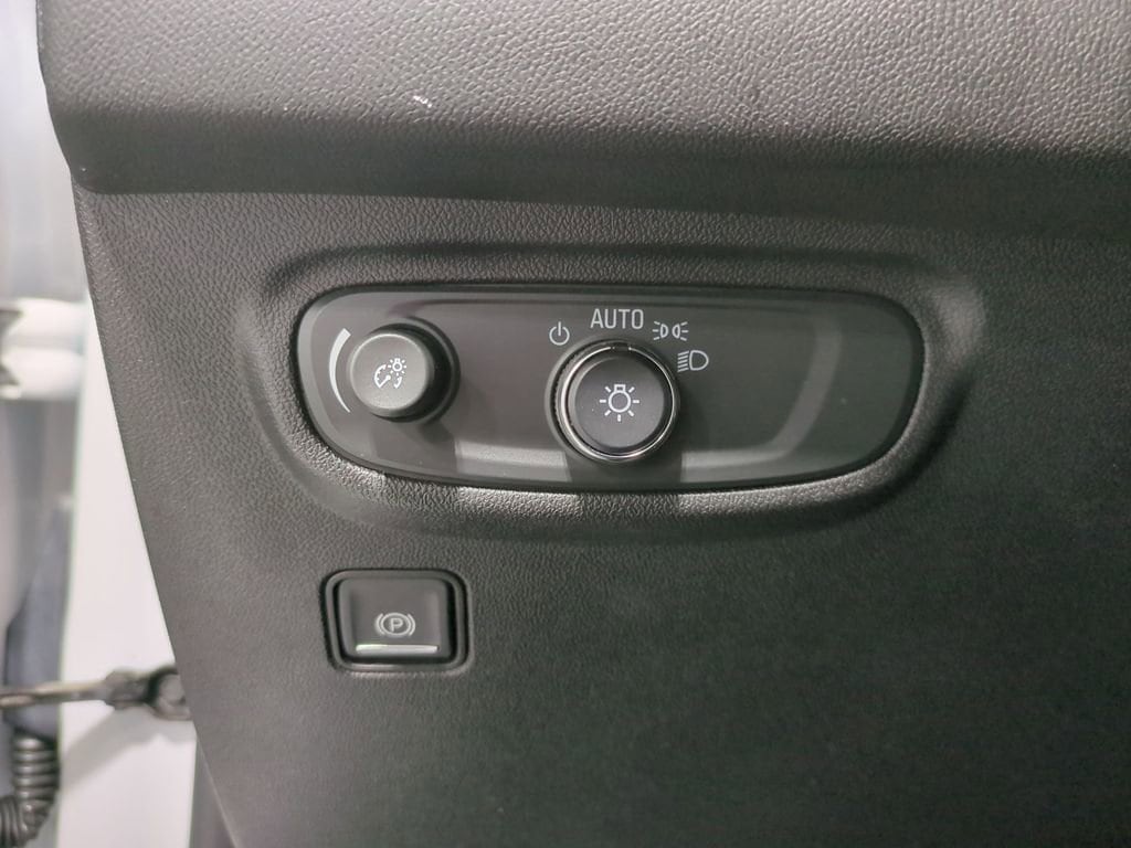 Thumbnail: 2022 GMC Terrain - 28