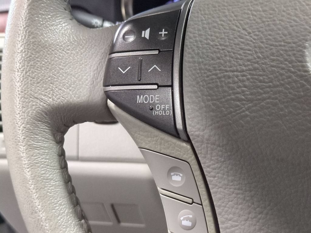Thumbnail: 2011 Toyota Avalon - 31