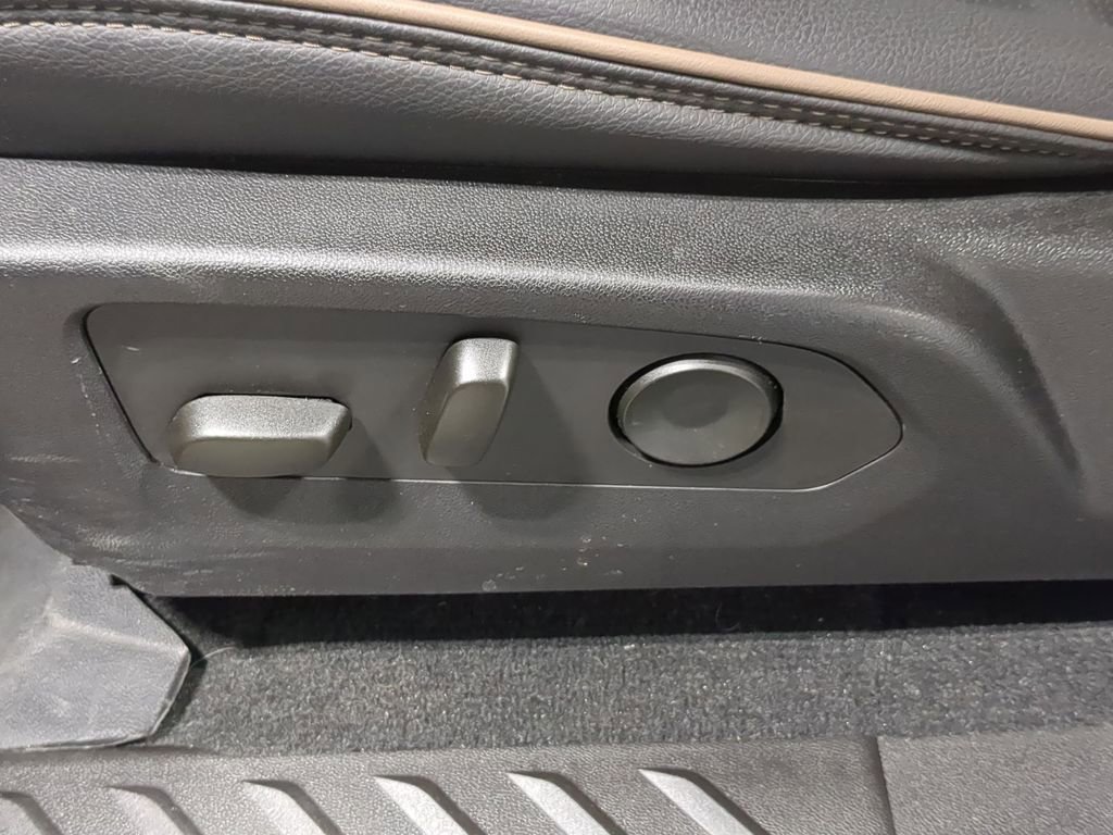 Thumbnail: 2023 GMC Canyon - 21