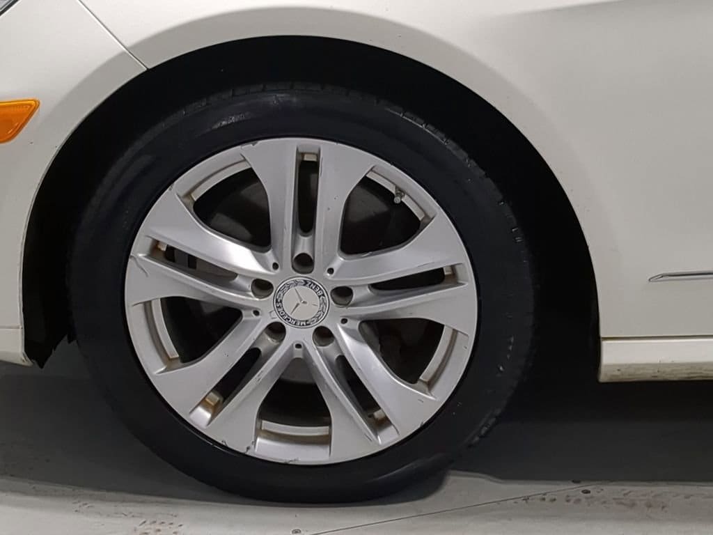 Thumbnail: 2011 Mercedes-Benz E-Class - 26