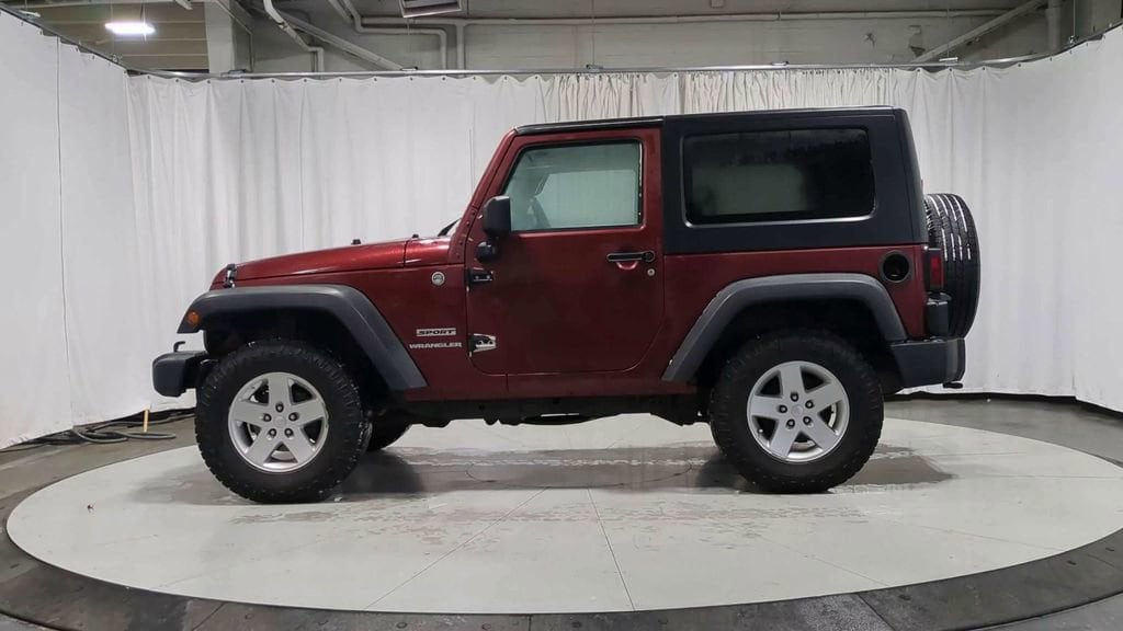 Thumbnail: 2010 Jeep Wrangler - 6