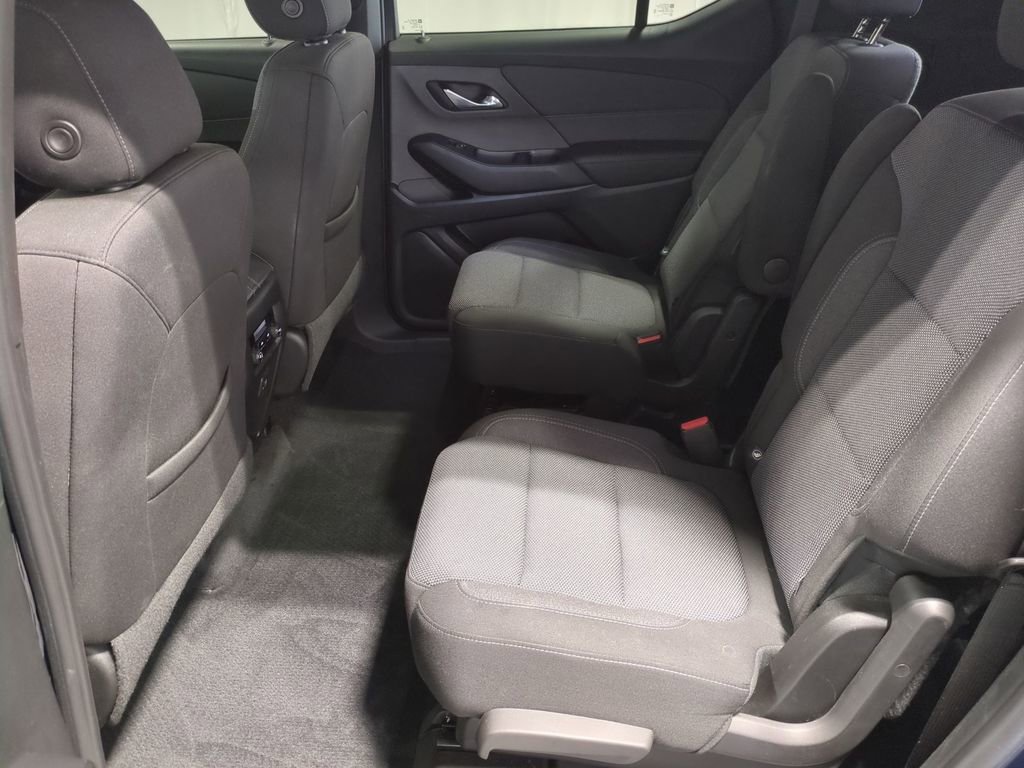 Thumbnail: 2022 Chevrolet Traverse - 23