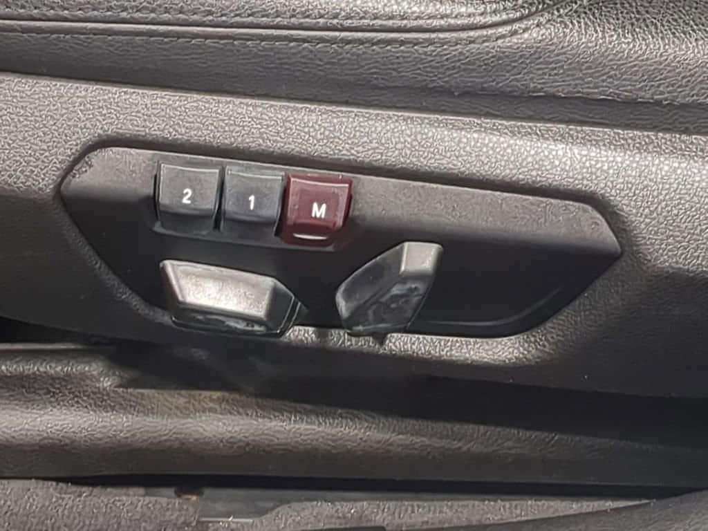 Thumbnail: 2013 BMW 3 Series - 21