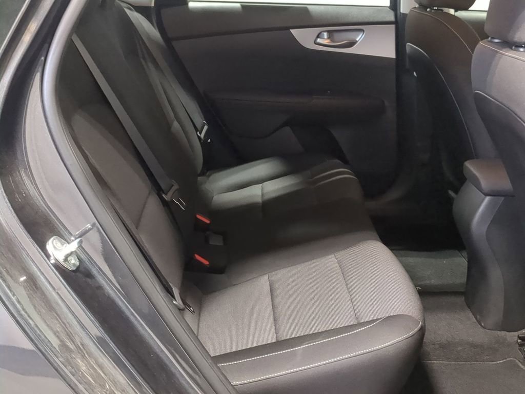 Thumbnail: 2022 Kia Forte - 27