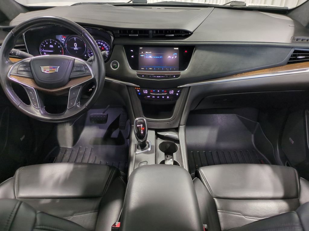 Thumbnail: 2018 Cadillac XT5 - 17
