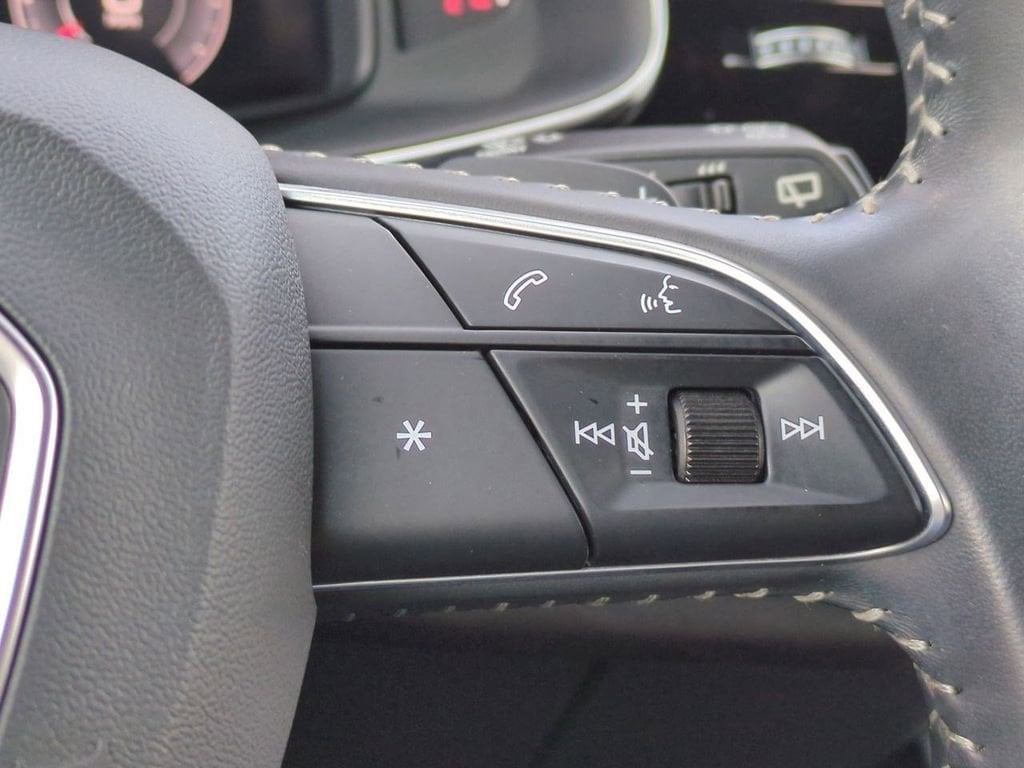 Thumbnail: 2019 Audi Q8 - 31