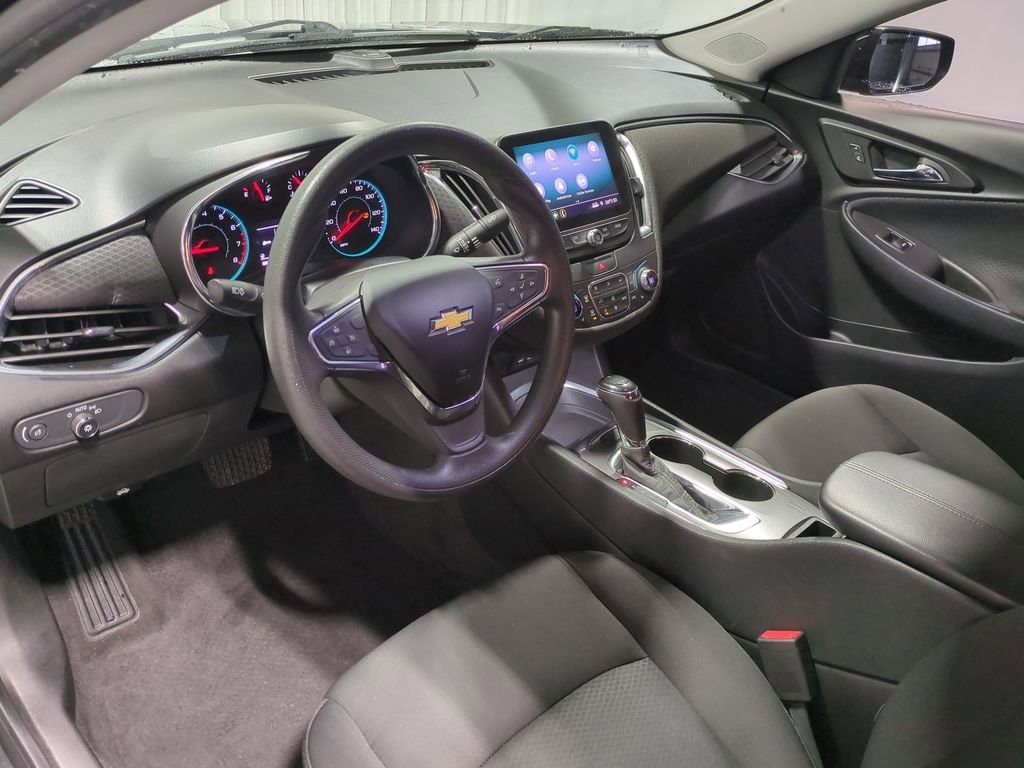 Thumbnail: 2019 Chevrolet Malibu - 12