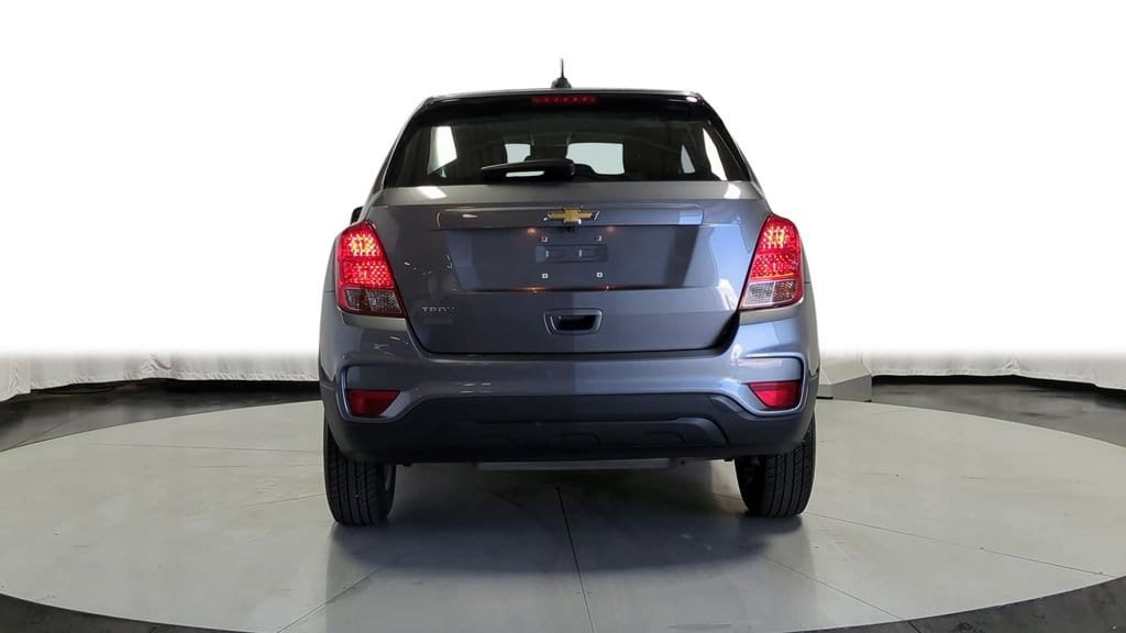 2020 Chevrolet Trax LS 9