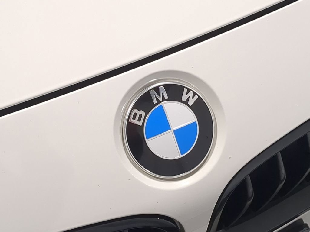 Thumbnail: 2015 BMW 3 Series - 23