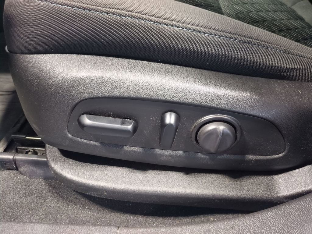 Thumbnail: 2019 Chevrolet Blazer - 21