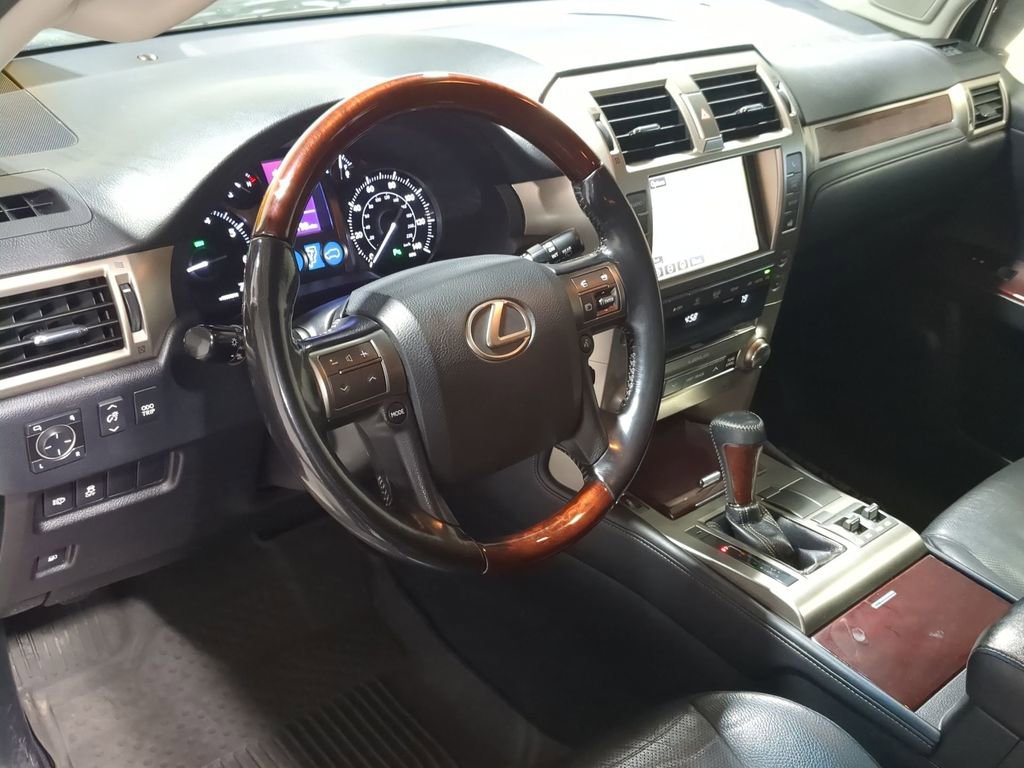 Thumbnail: 2016 Lexus GX - 10
