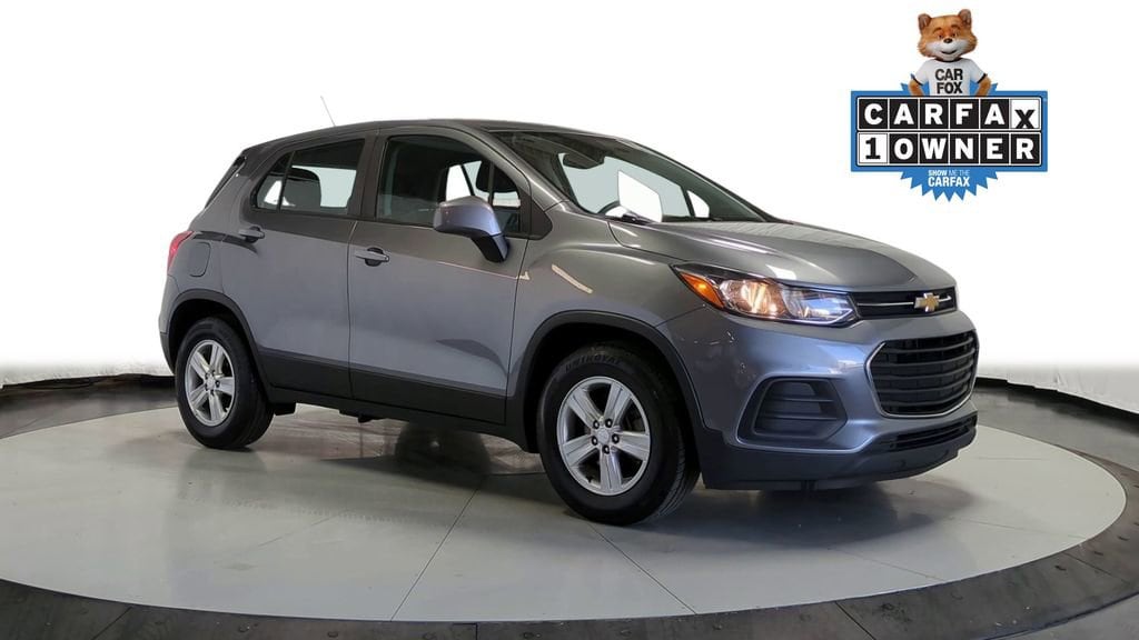 2020 Chevrolet Trax LS 2