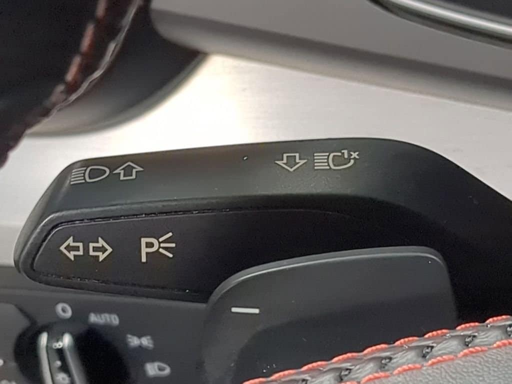 Thumbnail: 2018 Audi SQ5 - 42