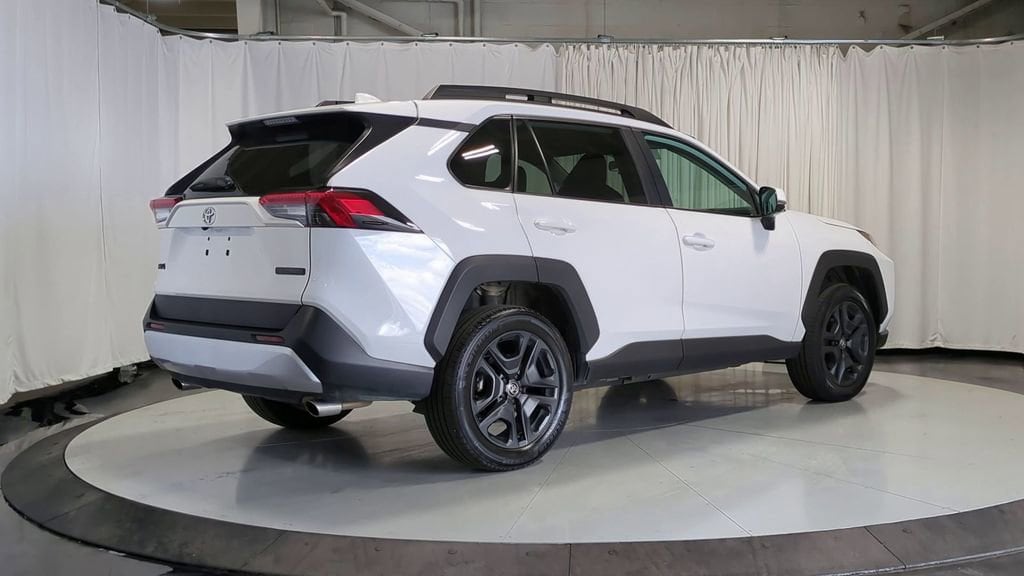 Thumbnail: 2024 Toyota RAV4 - 9