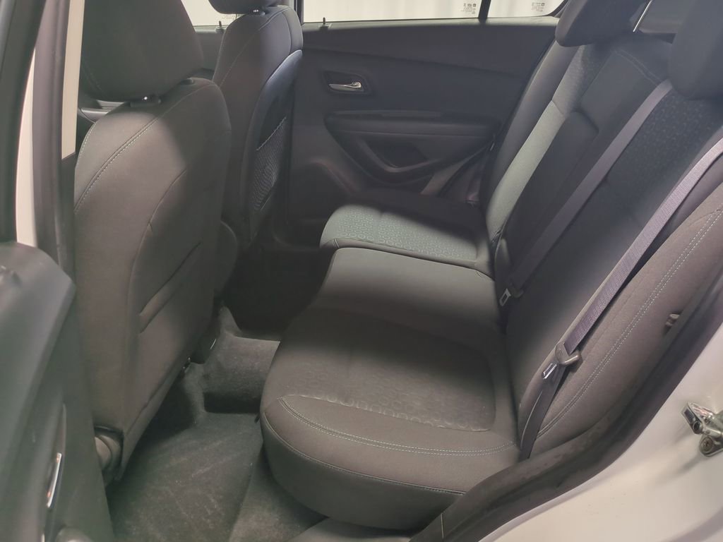 Thumbnail: 2016 Chevrolet Trax - 21