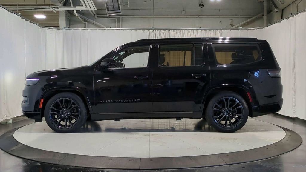 Thumbnail: 2023 Jeep Grand Wagoneer - 6