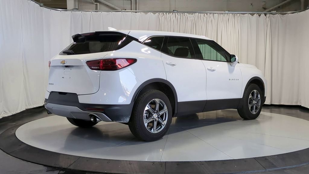 Thumbnail: 2024 Chevrolet Blazer - 10