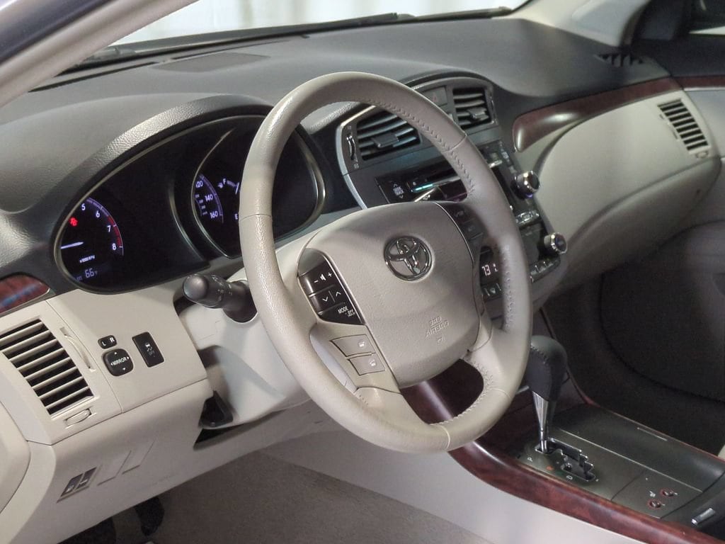 Thumbnail: 2011 Toyota Avalon - 12