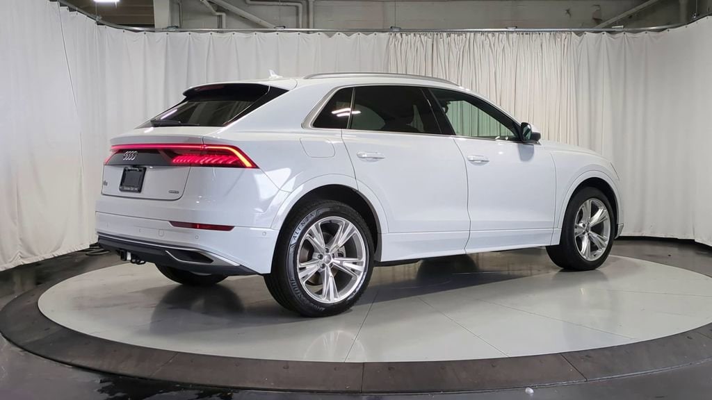 Thumbnail: 2019 Audi Q8 - 10