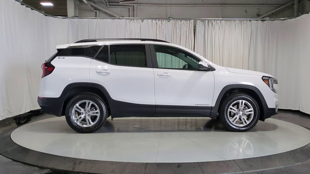 Thumbnail: 2022 GMC Terrain - 9