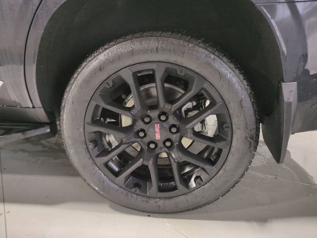 Thumbnail: 2024 GMC Yukon - 17