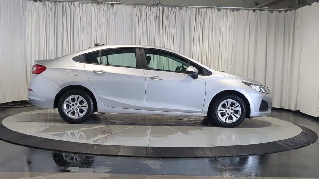 Thumbnail: 2019 Chevrolet Cruze - 11