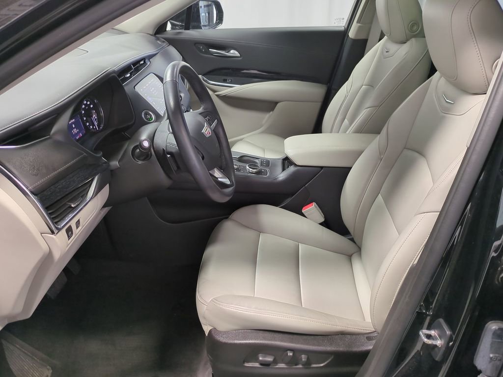 2022 Cadillac XT4 Premium Luxury 18