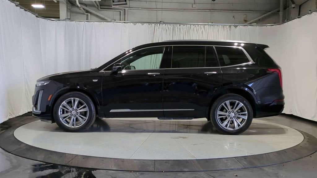 Thumbnail: 2023 Cadillac XT6 - 6