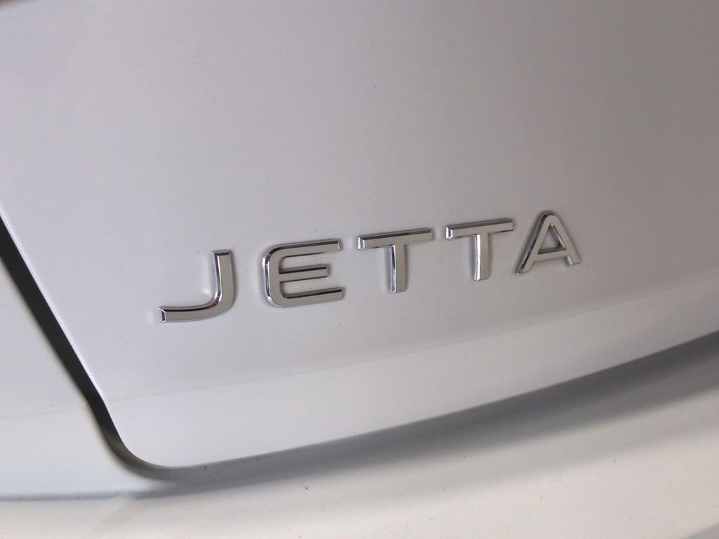 Thumbnail: 2023 Volkswagen Jetta - 12